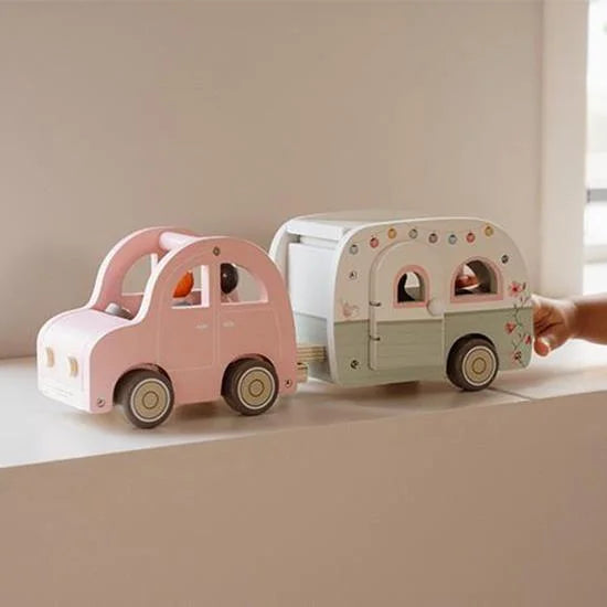 Carro com caravana