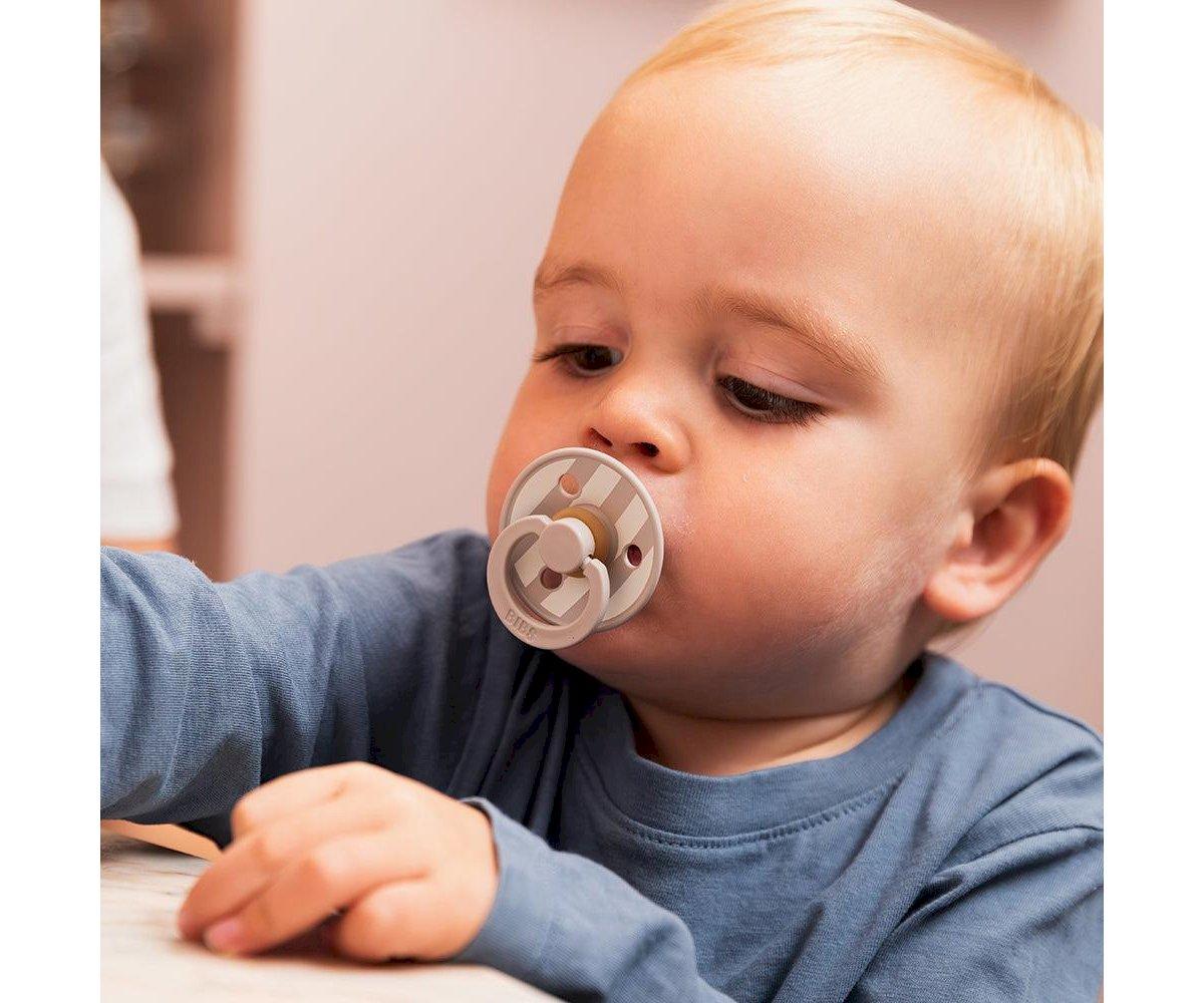 2 chupetas redondas BIBS Studio Colour sand mix