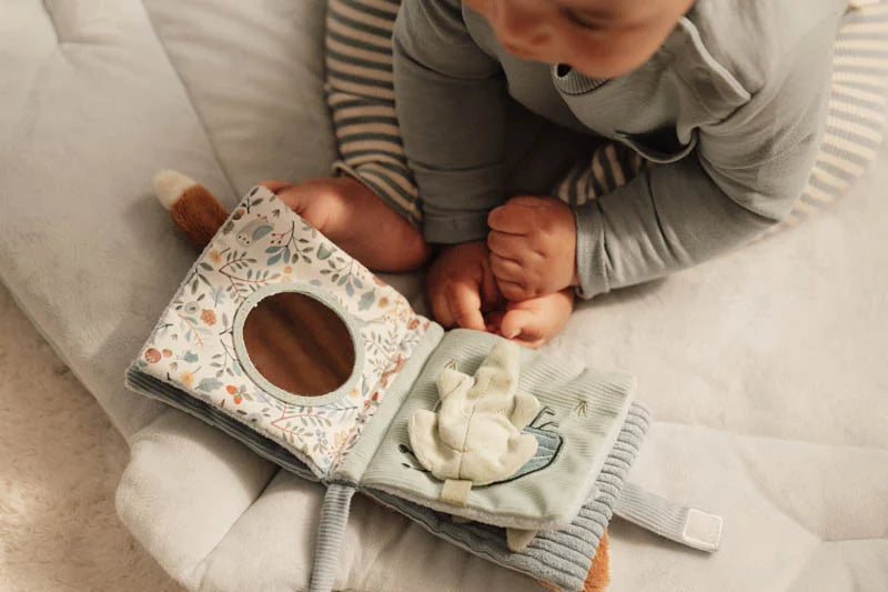 Livro pequeno de atividades Forest Friends