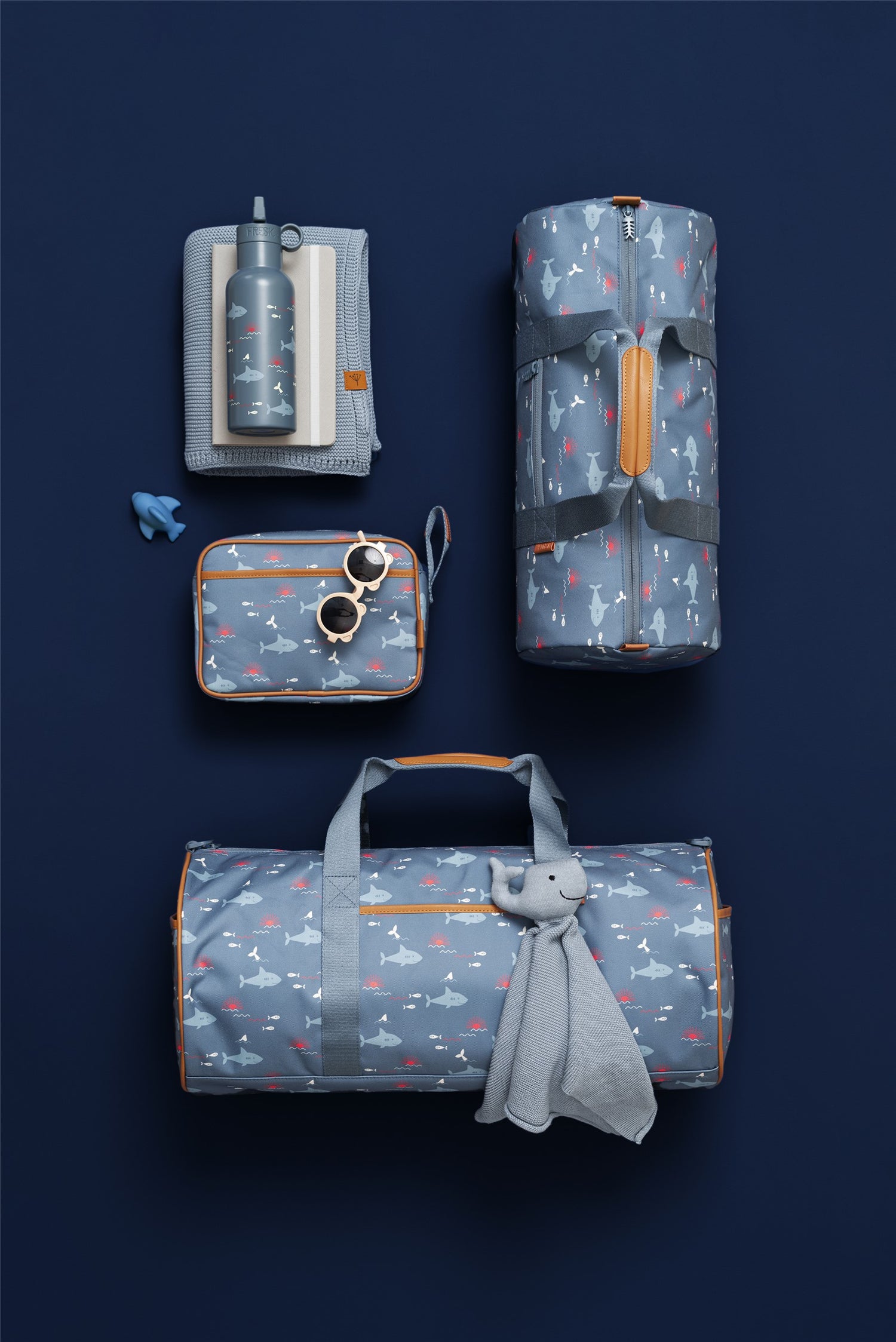 Garrafa térmica tubarão 500 ml + 2 tampas