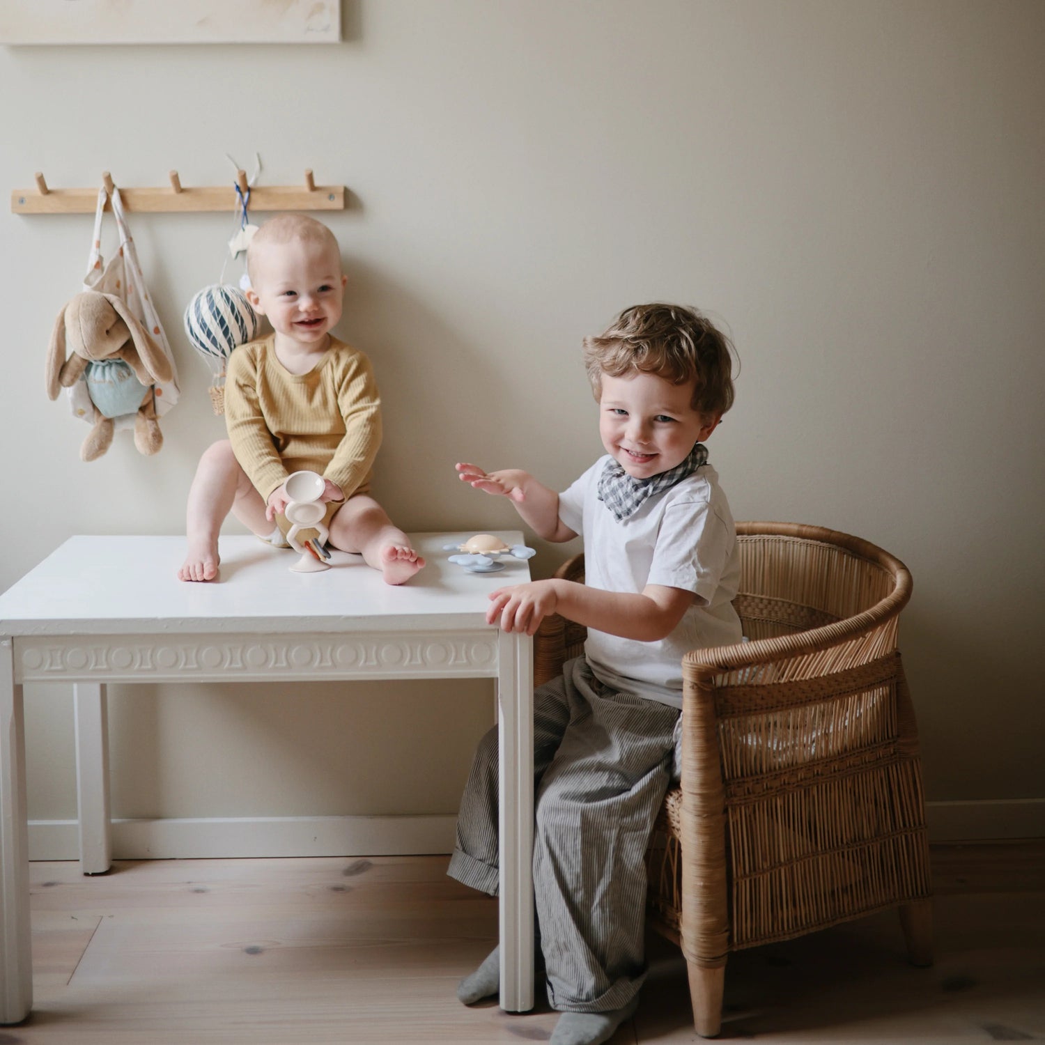 Brinquedo hexapop com ventosa shifting sand +10 meses