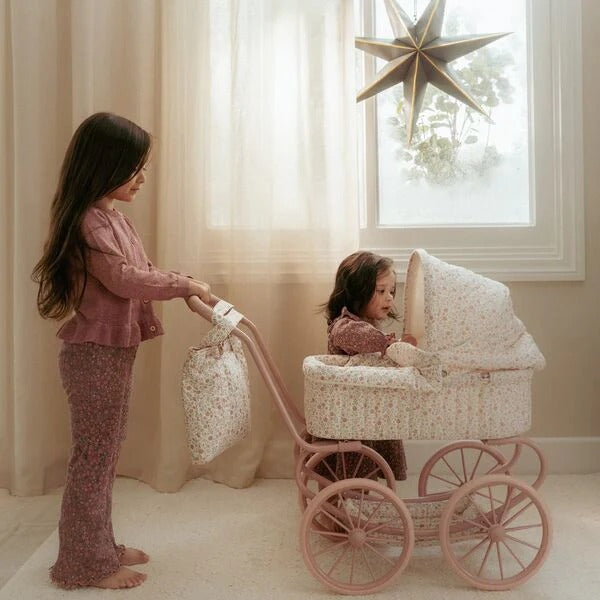 Carrinho de bonecas vintage