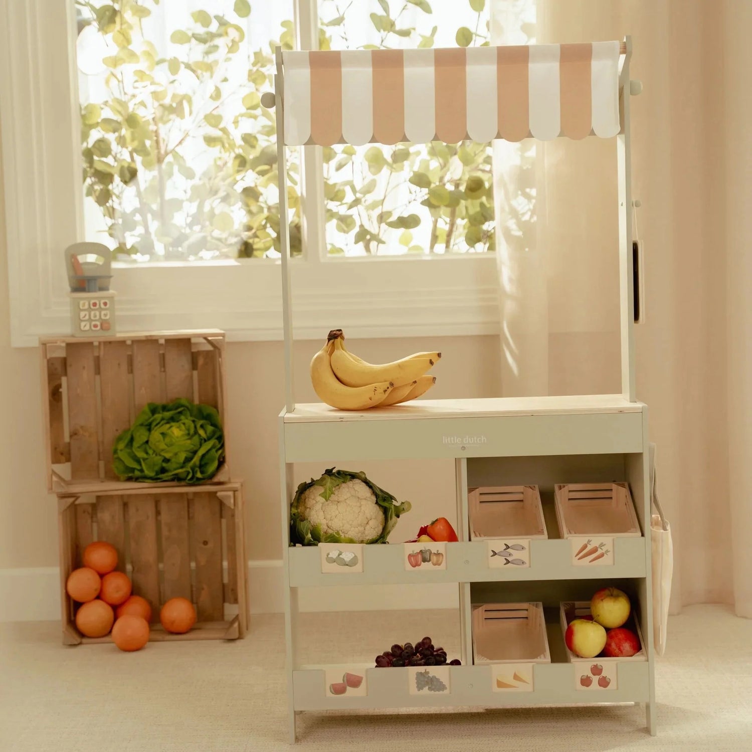 Mercado e café de madeira