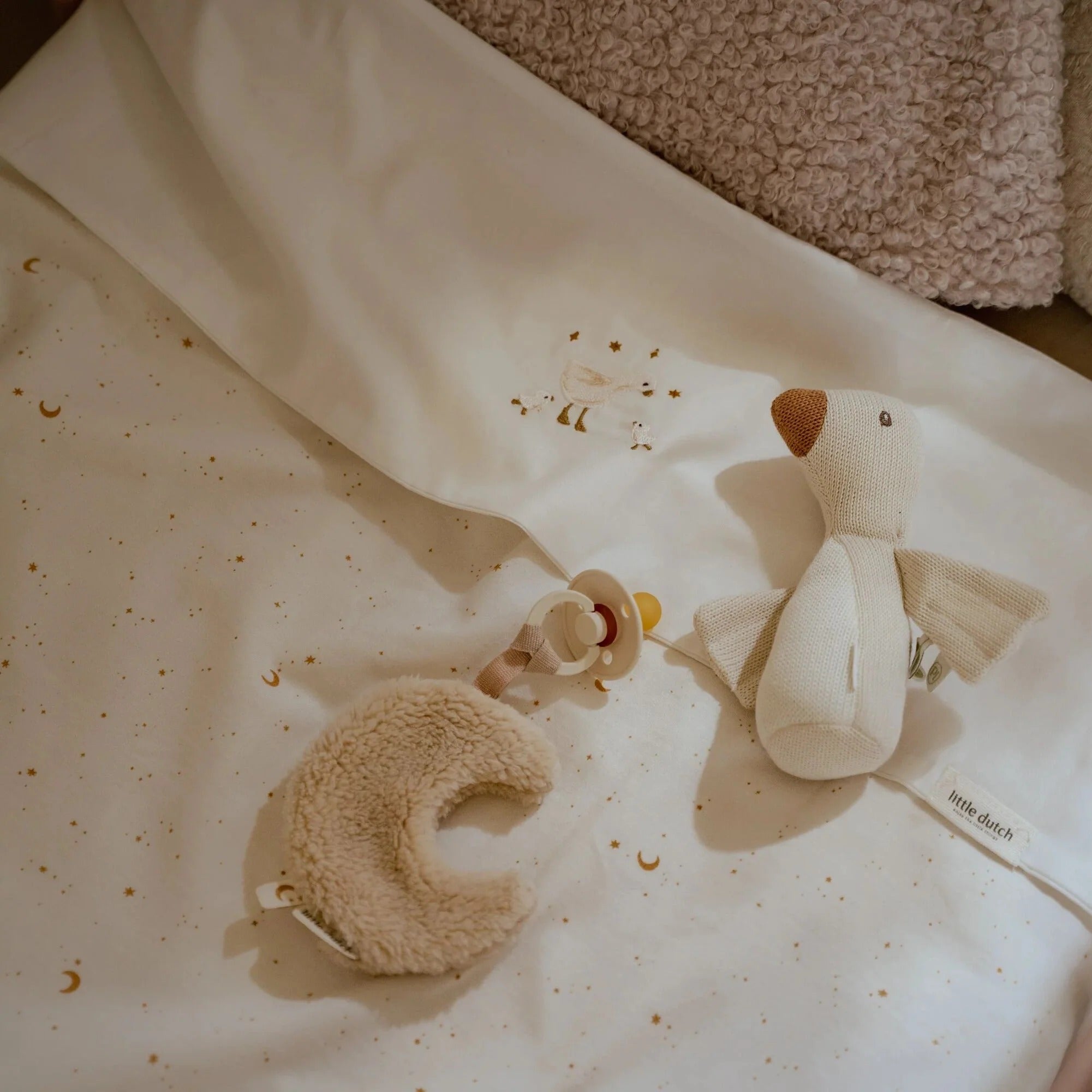 Paninho prende-chupeta Lua white