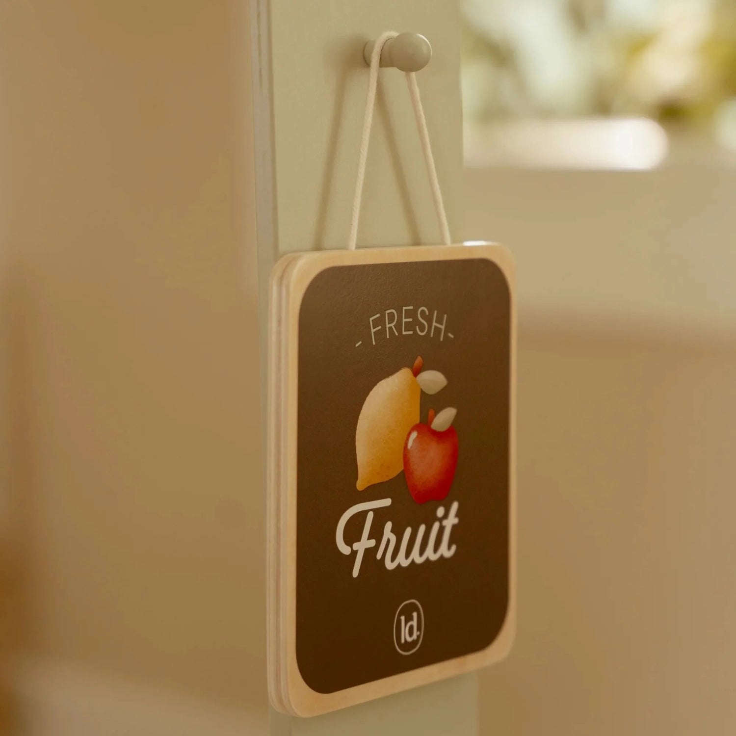 Mercado e café de madeira