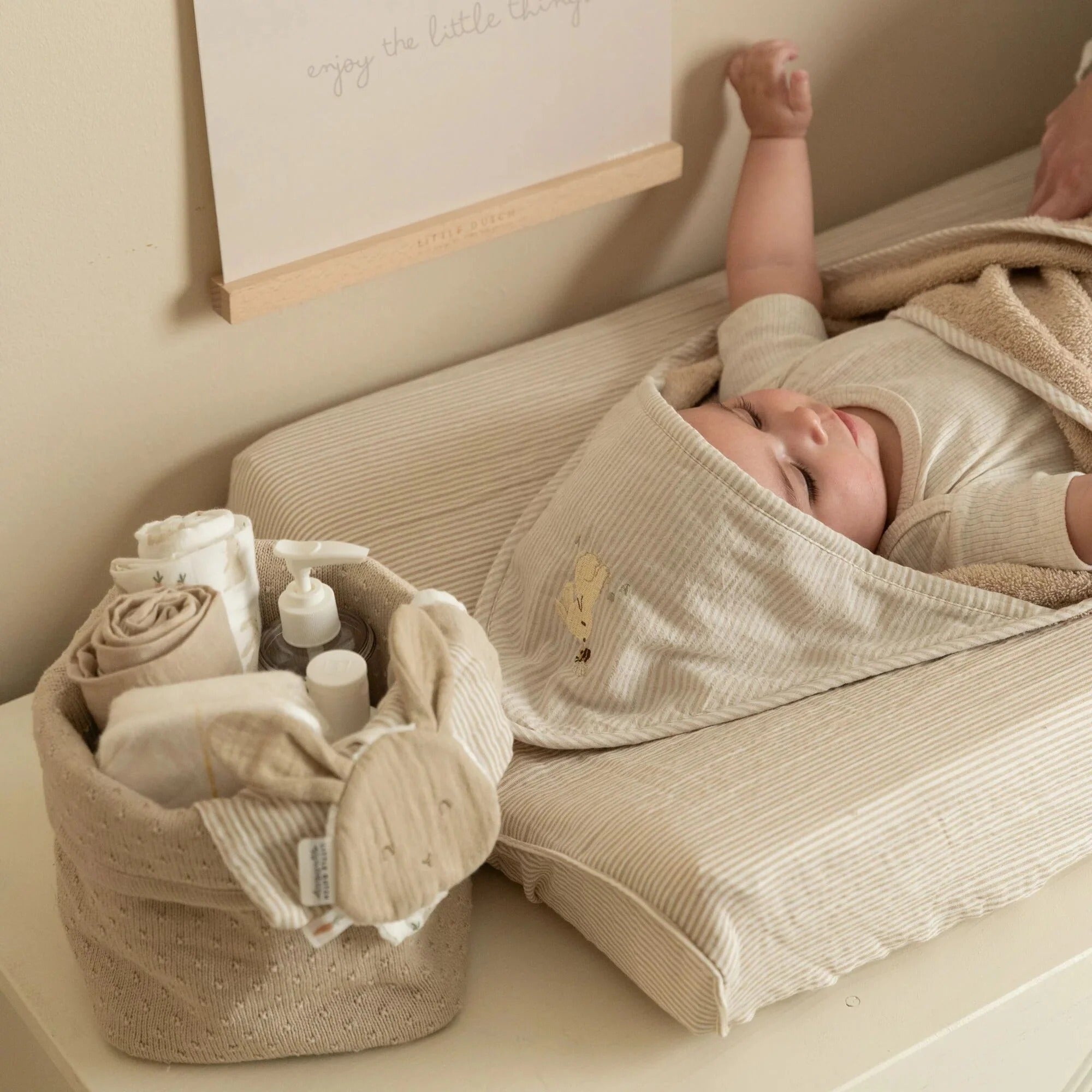 Paninho prende-chupeta coelho bege Newborn Naturals