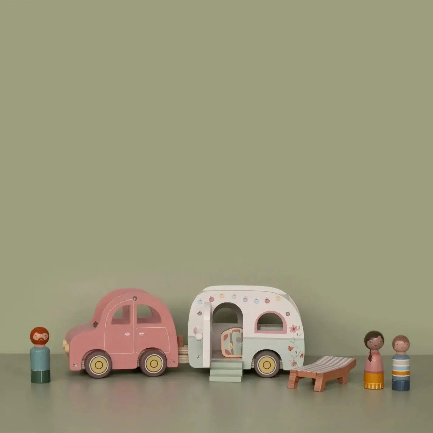Carro com caravana