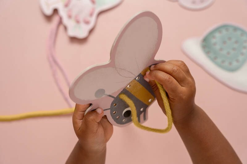 Treinar a motricidade fina flowers & butterflies Toys Little Dutch