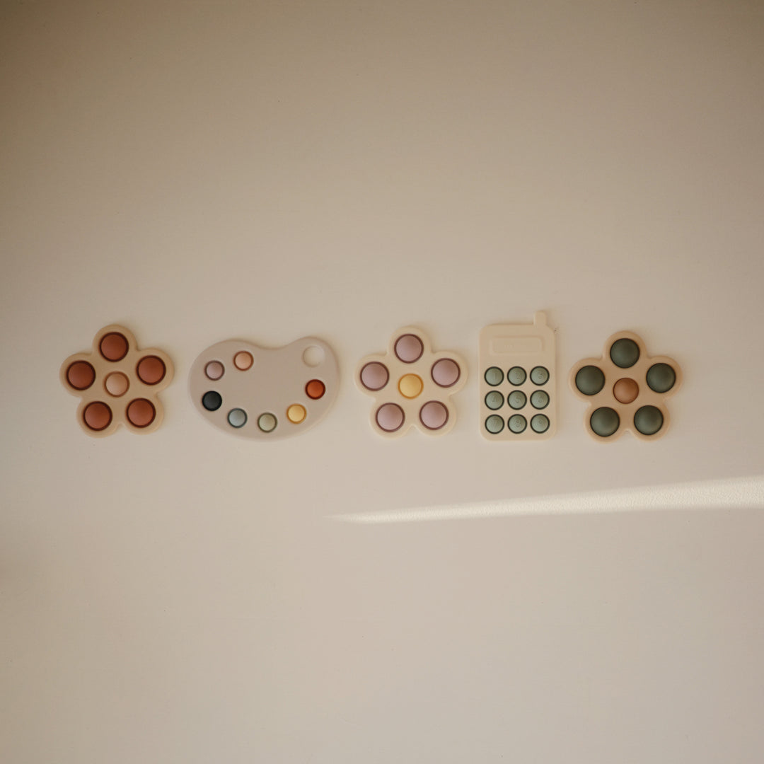 Paint palette press toy mushie Toys mushie