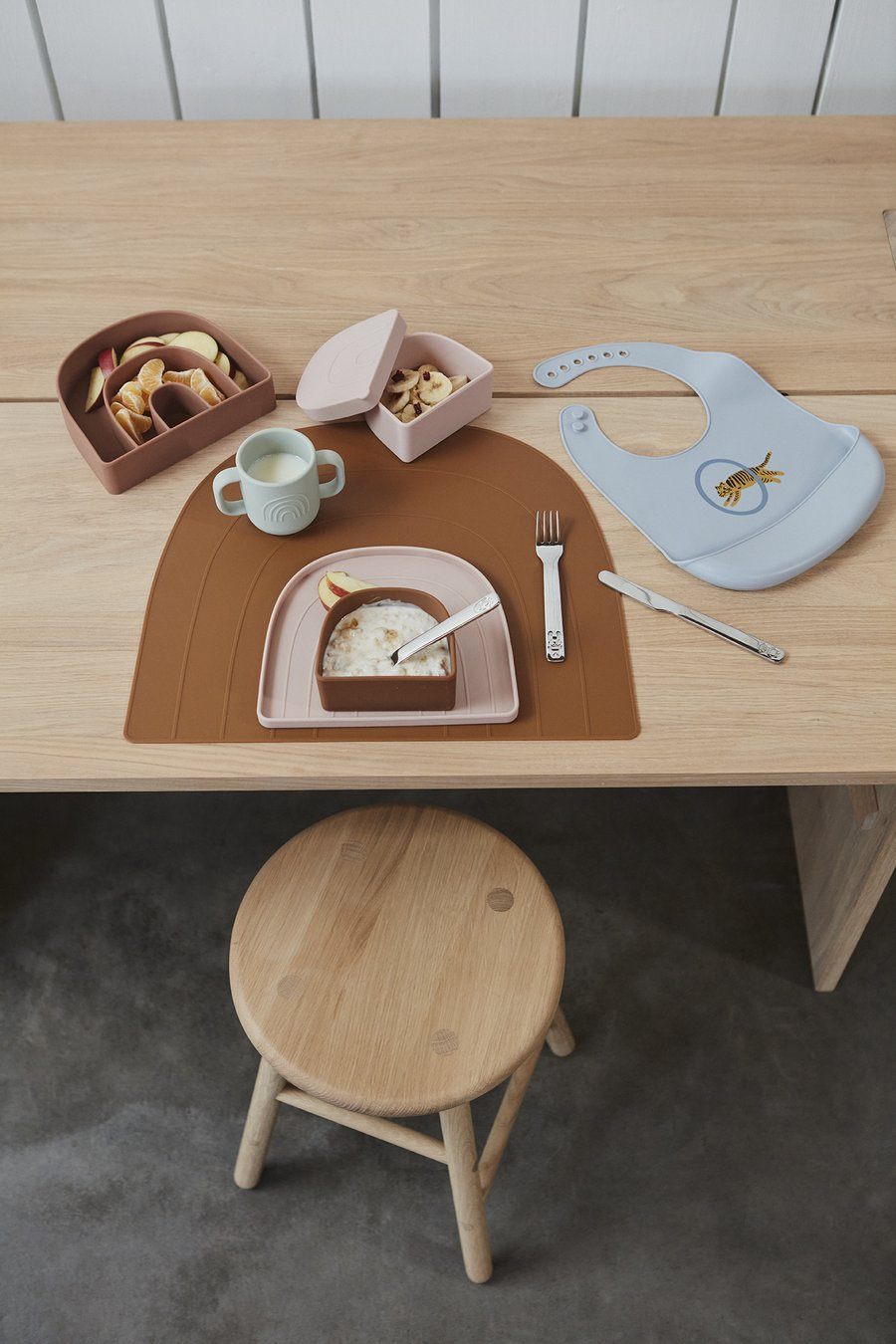Prato e taça rainbow rose/fudge Dinnerware OYOY