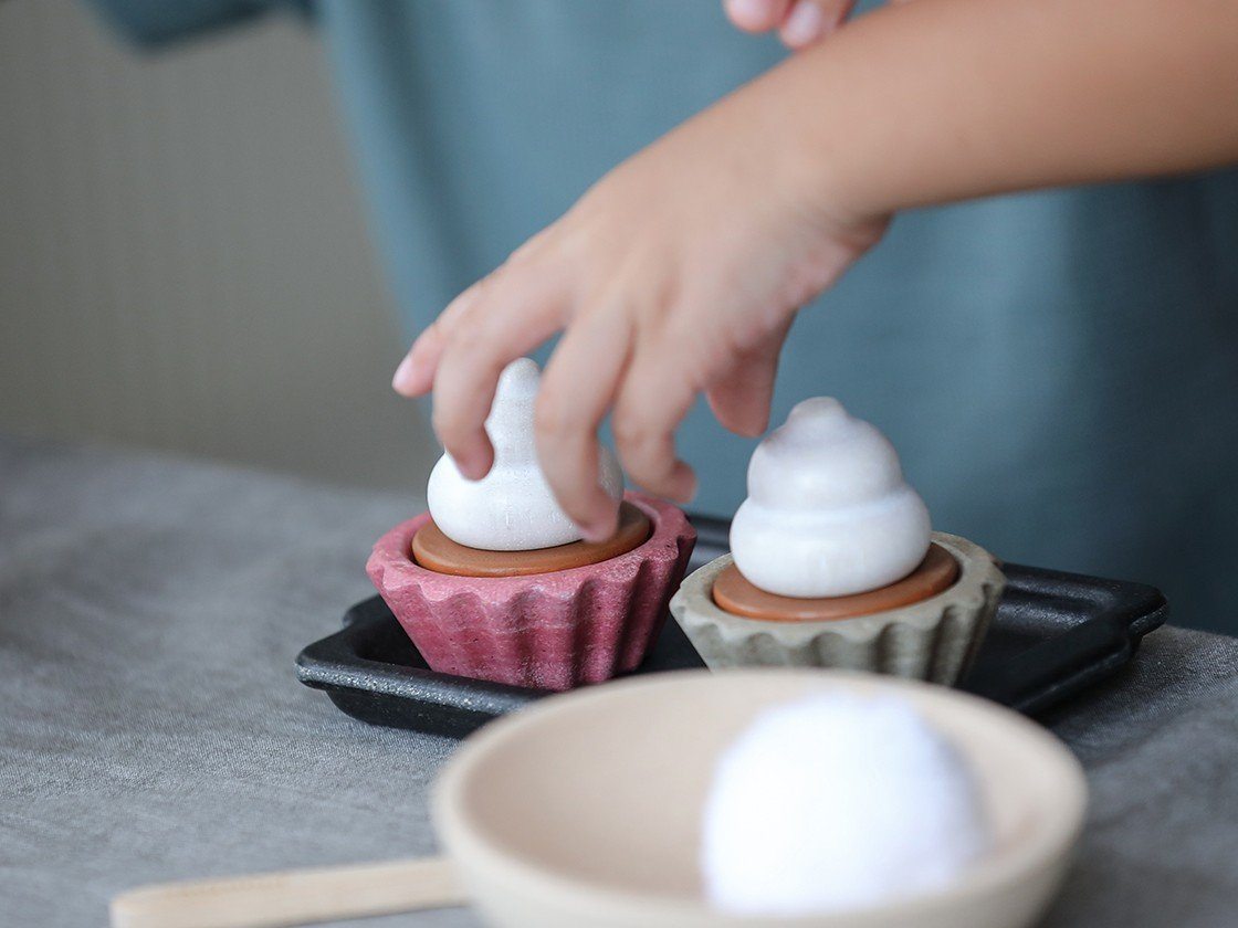 Cupcake set Plan Toys Toys PlanToys