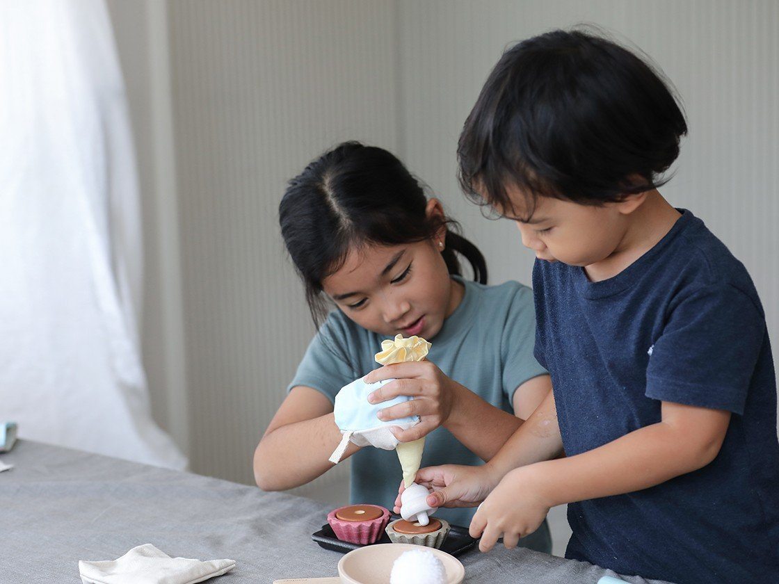 Cupcake set Plan Toys Toys PlanToys