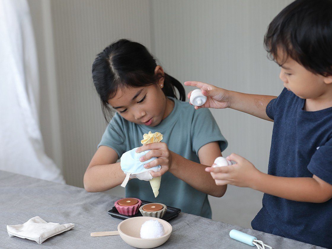 Cupcake set Plan Toys Toys PlanToys