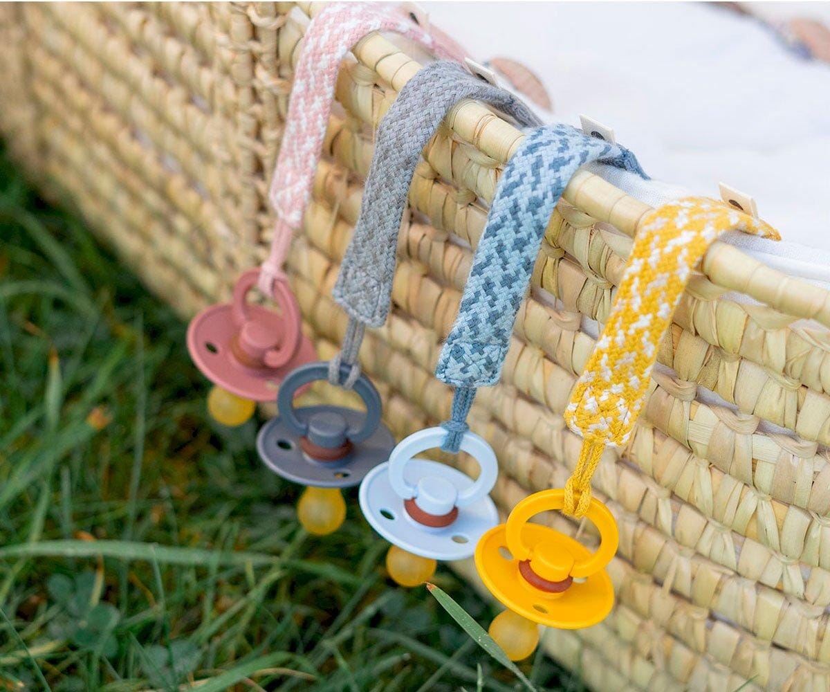 Porta-chucha corn flower/dusty blue BIBS pacifier clip Bibs