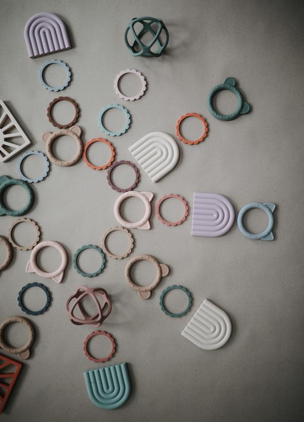 3 mordedores-pulseira Black/Natural/Caramel Teether mushie