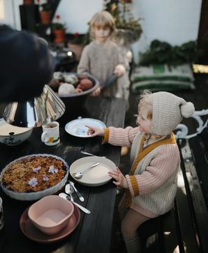 2-pack square dinnerware plates cloud mushie meal mushie