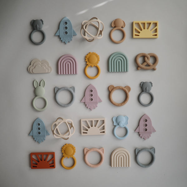 Mordedor leão soft yellow Teether mushie