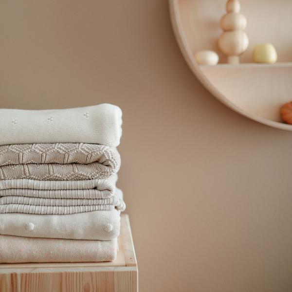 Manta de bebé textured dots white melange mushie Blanket mushie