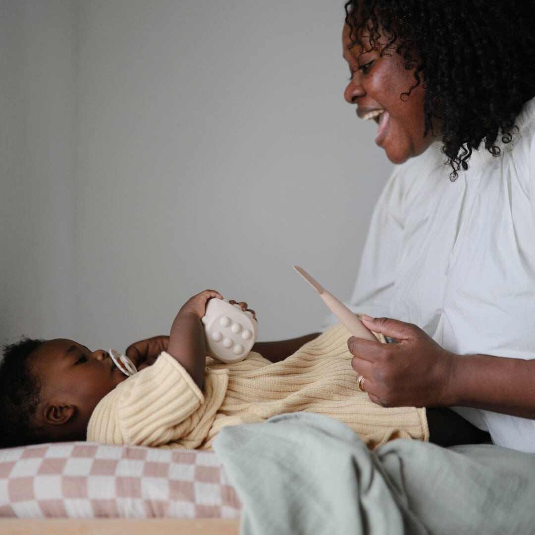 2 dados pop it cambridge blue | shifting sand Toys mushie