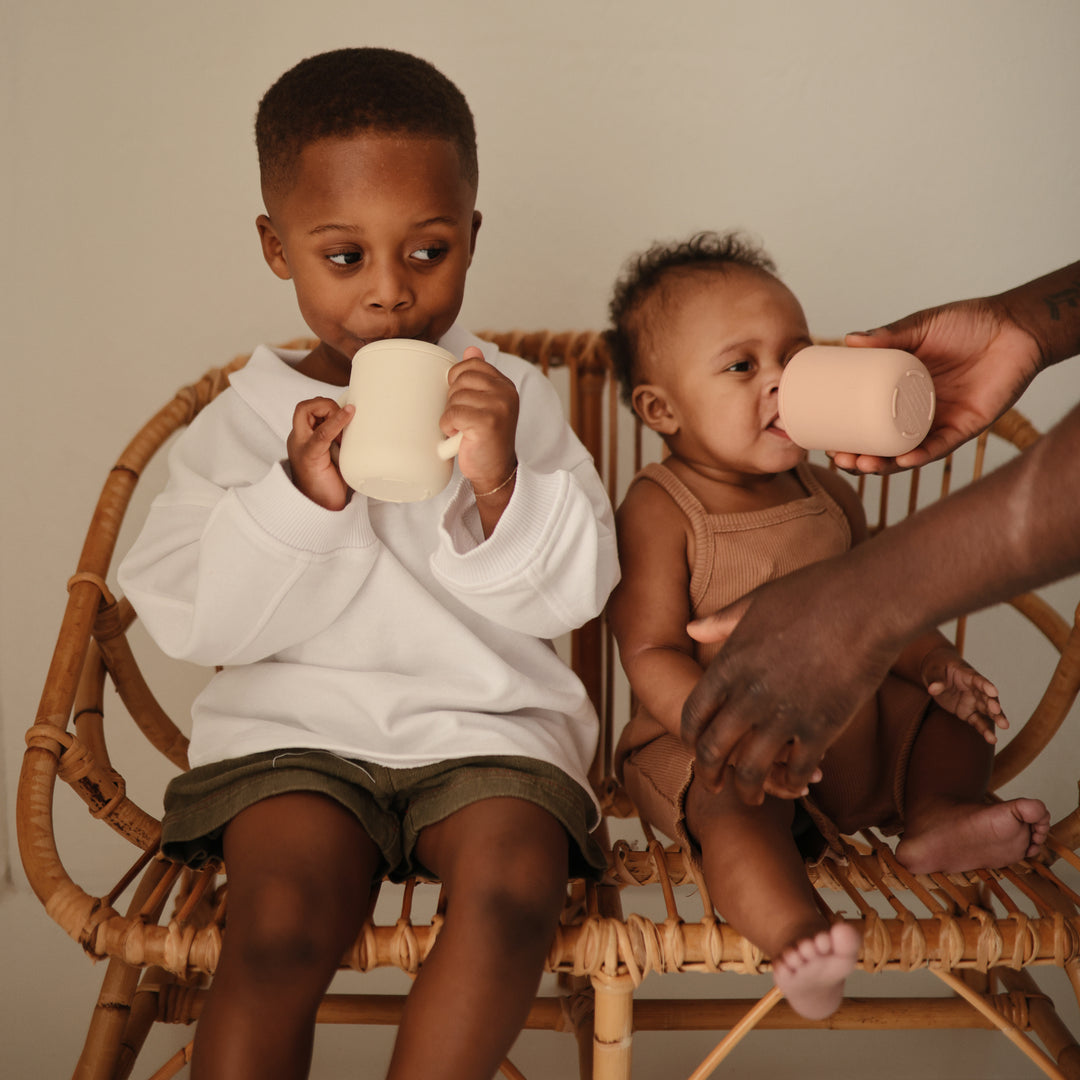 Silicone sippy cup shifting sand mushie meal mushie
