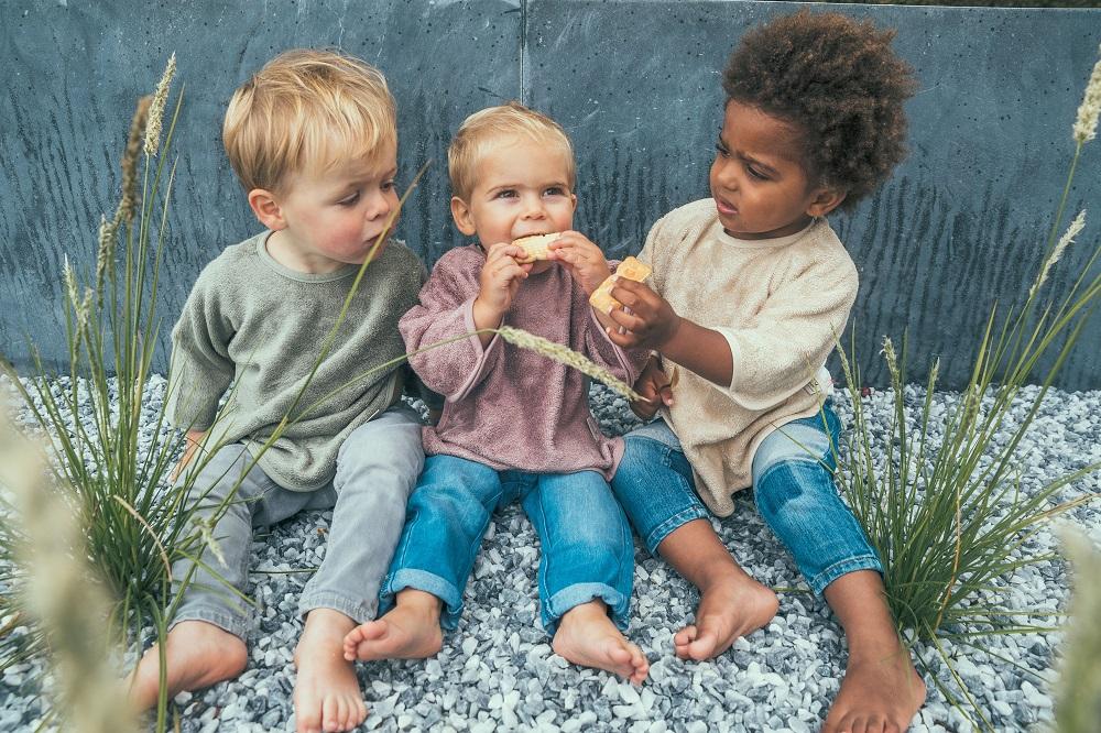 Babete de bambu com mangas anthracite Bib Timboo