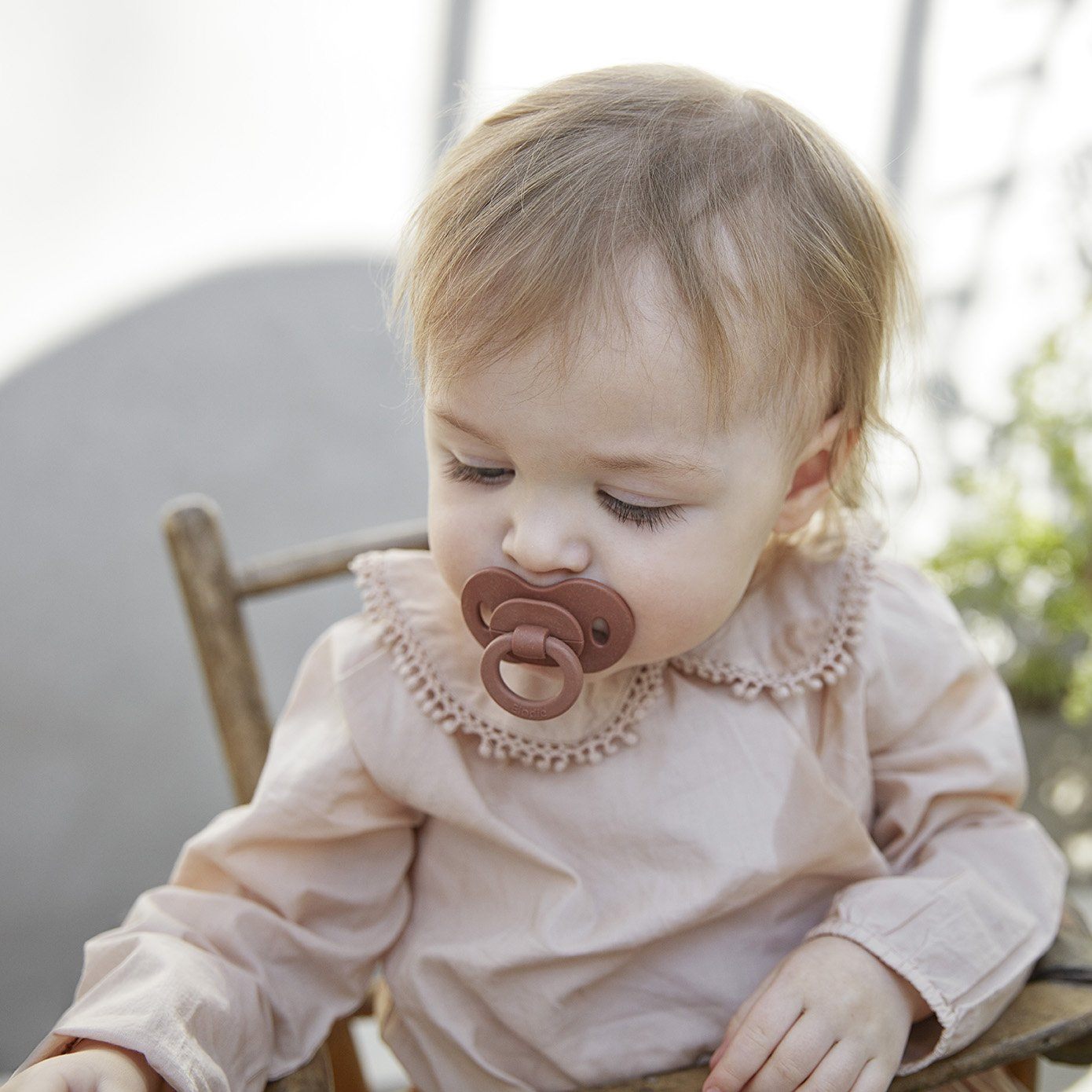 Bamboo pacifier latex - burned clay Pacifier Elodie details