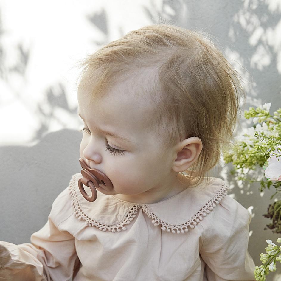Bamboo pacifier latex - burned clay Pacifier Elodie details