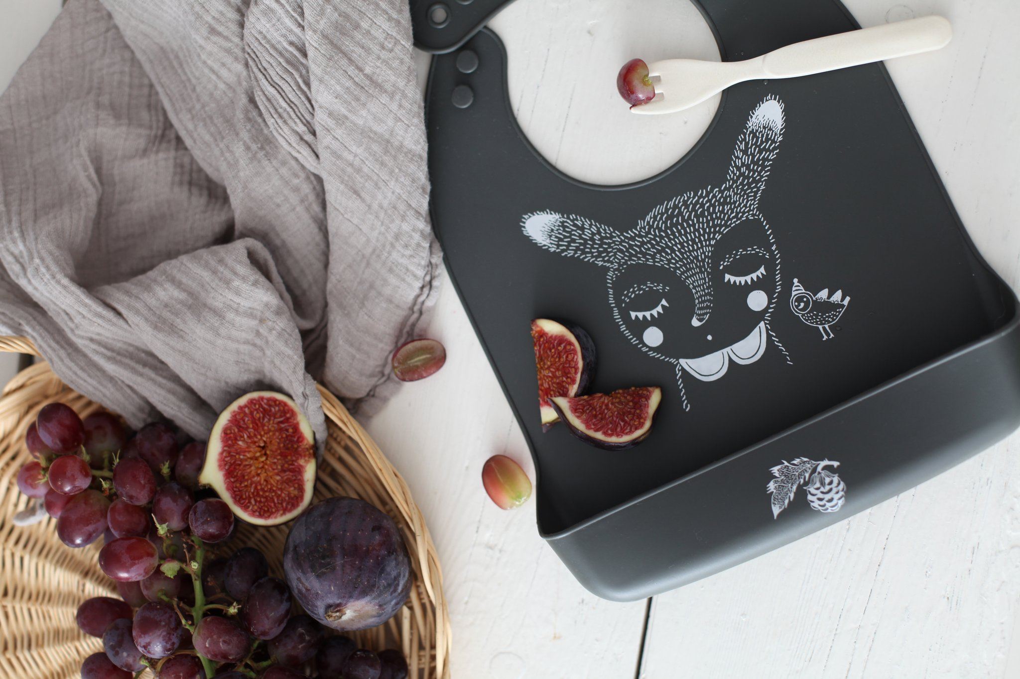 Silicone baby bib bunny & bird Lille Vilde bib LIlle Vilde