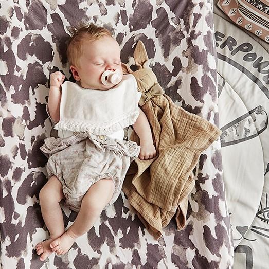 DryBib Lilly white Bibs Elodie details