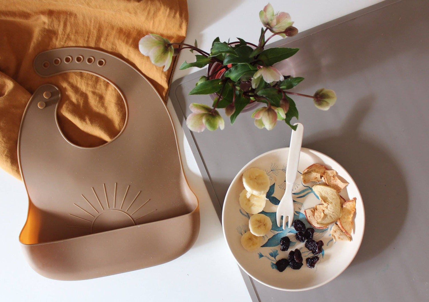 2-pack silicone baby bib sun Lille Vilde bib LIlle Vilde