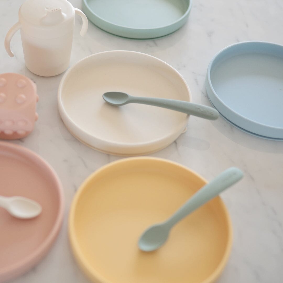 Prato clássico com ventosa cambridge blue meal mushie