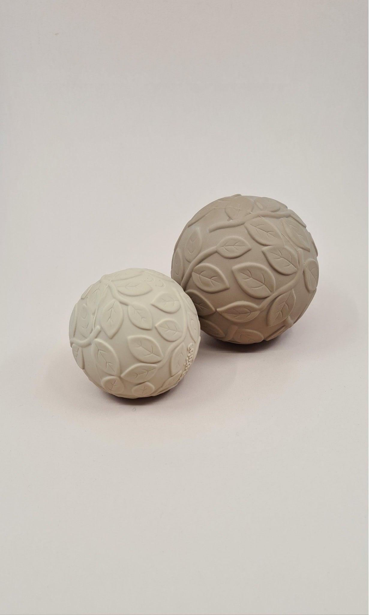 2 bolas sensoriais leaf Earth Toys Natruba