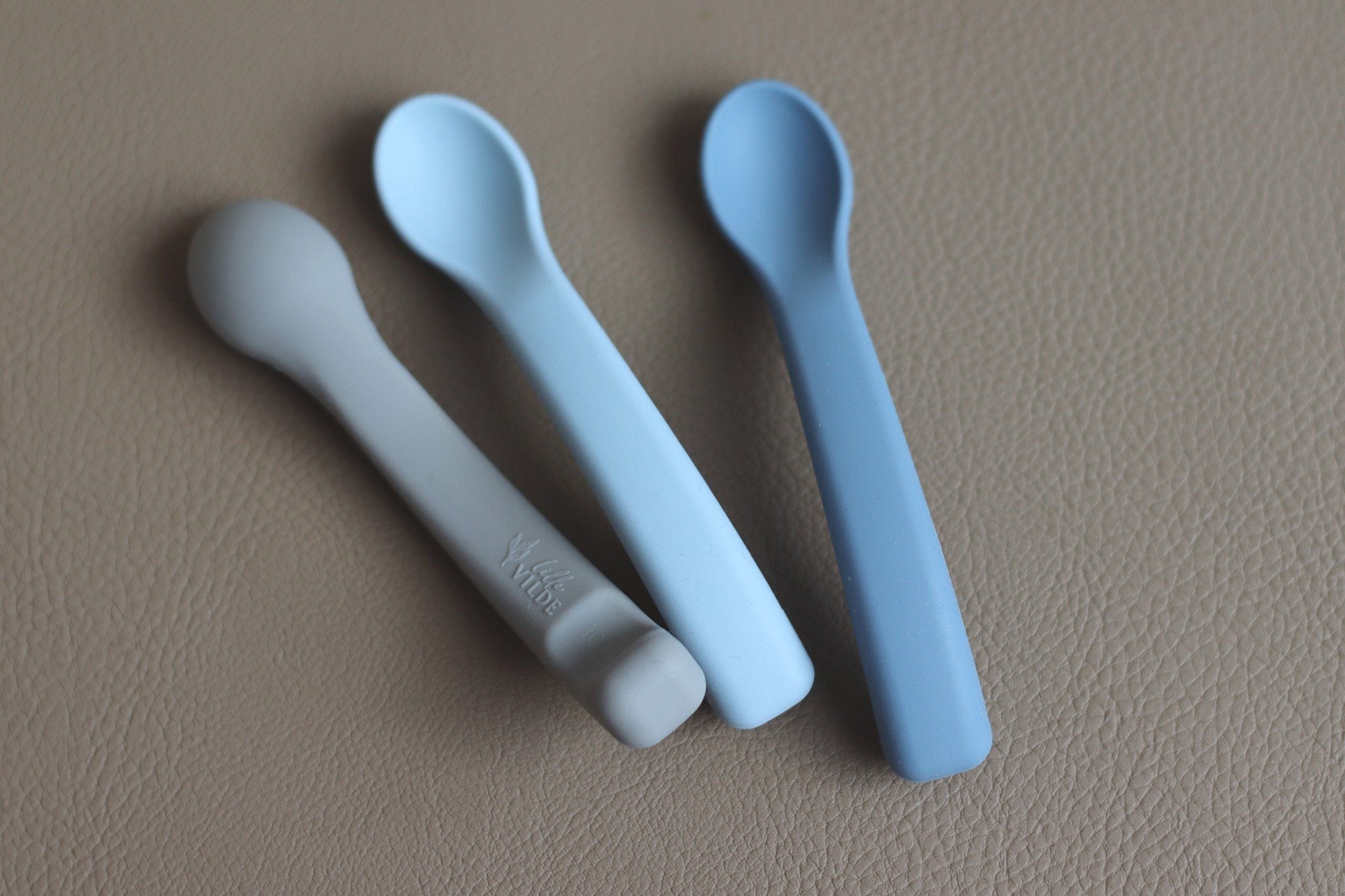 3-pack silicone spoons sky Lille Vilde dinnerware LIlle Vilde