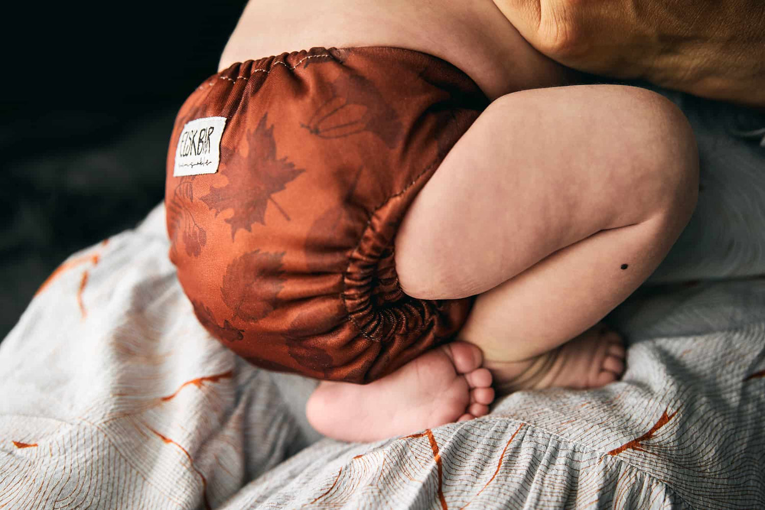 Natural newborn leaves Elskbar Diaper Elskbar