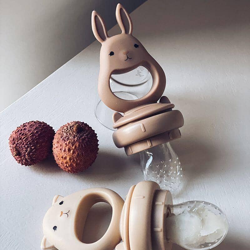 Alimentadores mordedores bunny silicone lilac + shitake Dinnerware Konges sløjd