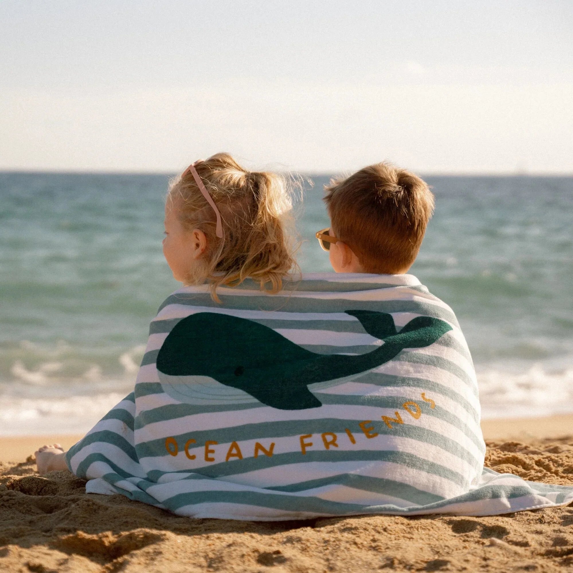 Toalha de praia seashells and stripes surf blue