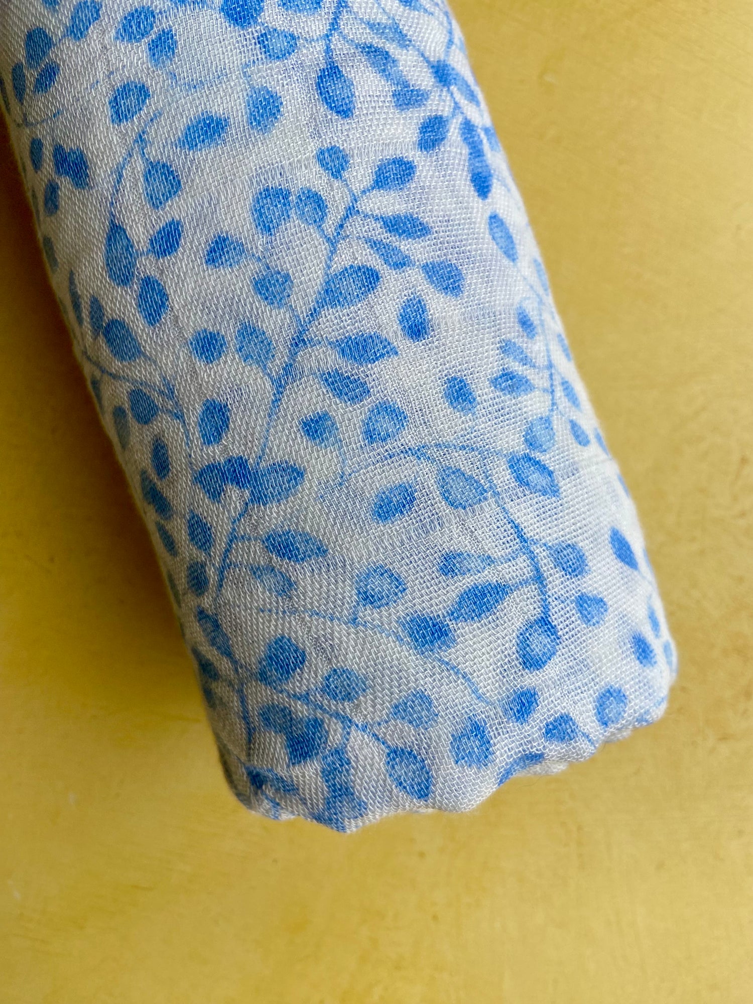 Musselina algodão blue flowers 120 cm