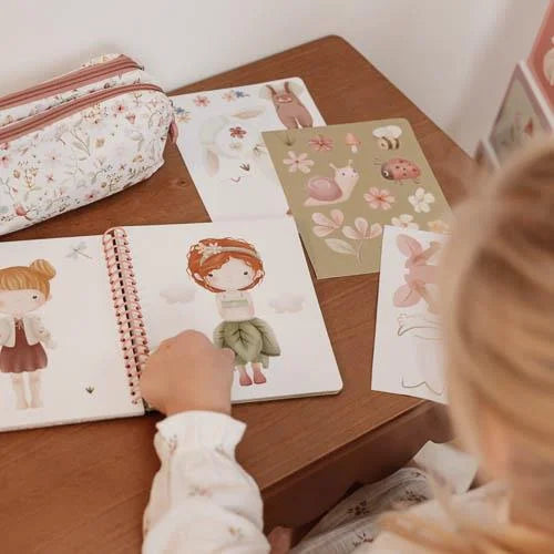 Livro Dress Up – Rosa &amp; Friends – Fairy Garden