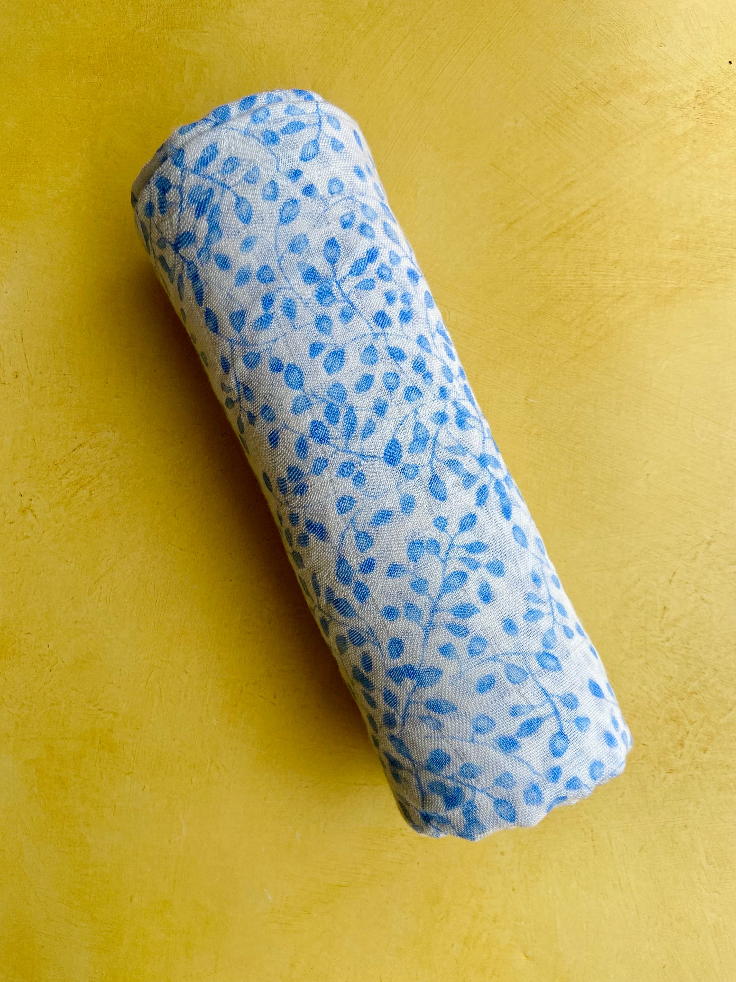 Musselina algodão blue flowers 120 cm