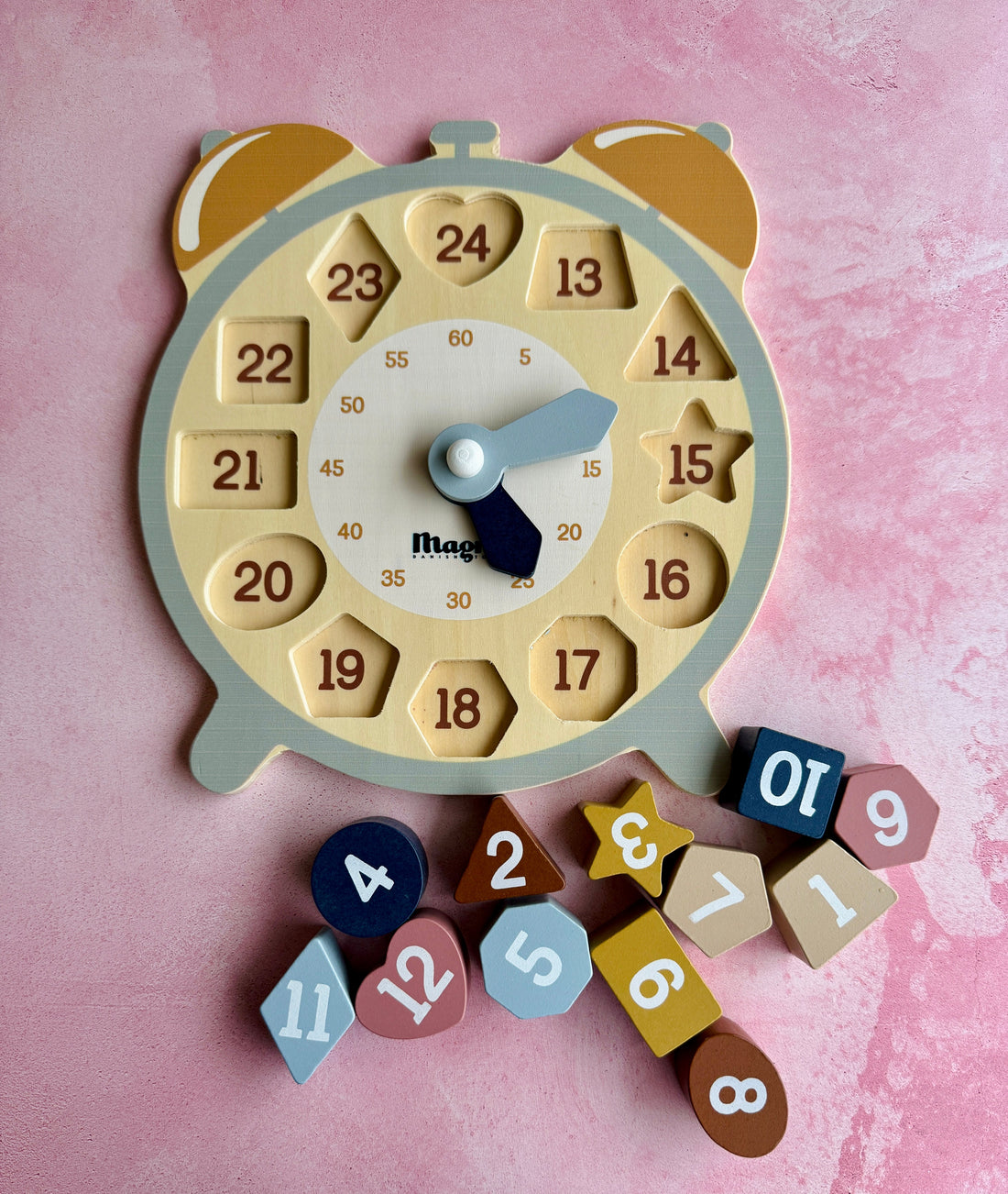 Puzzle relógio de madeira