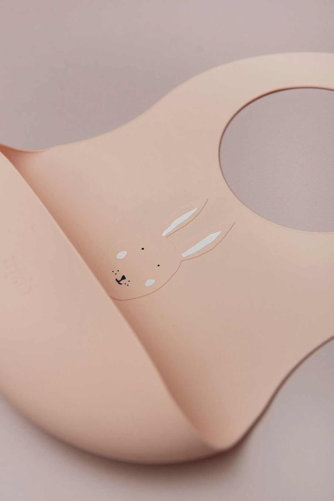 2 babetes de silicone Mrs Rabbit dinnerware Trixie