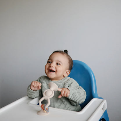 Brinquedo hexapop com ventosa shifting sand +10 meses