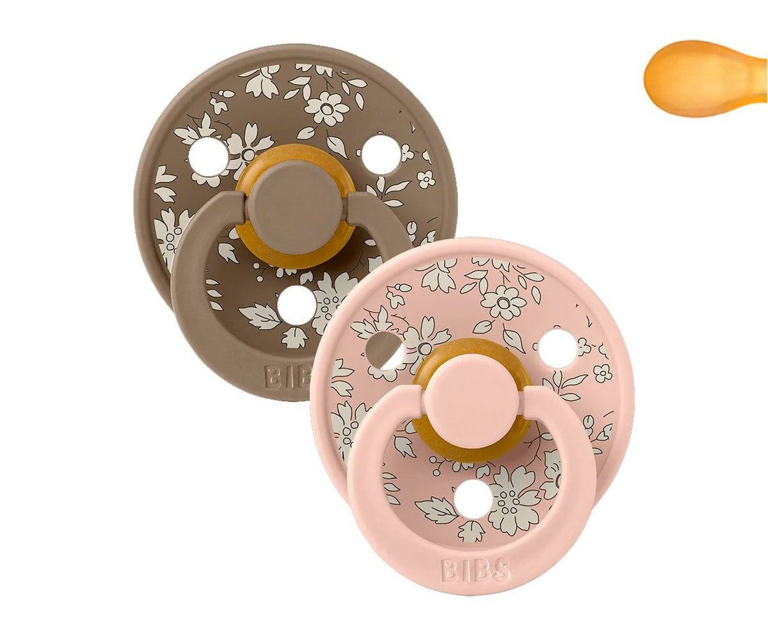 2 chupetas simétricas BIBS x Liberty Colour capel blush mix