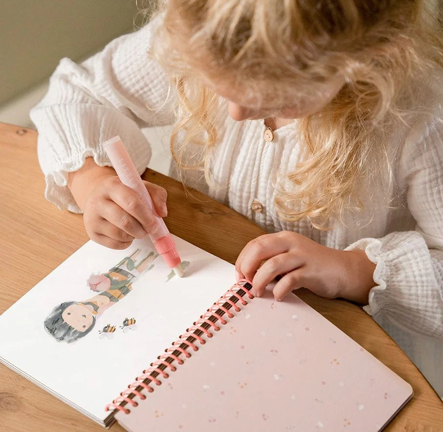 Livro Water Magic - Rosa &amp; Friends