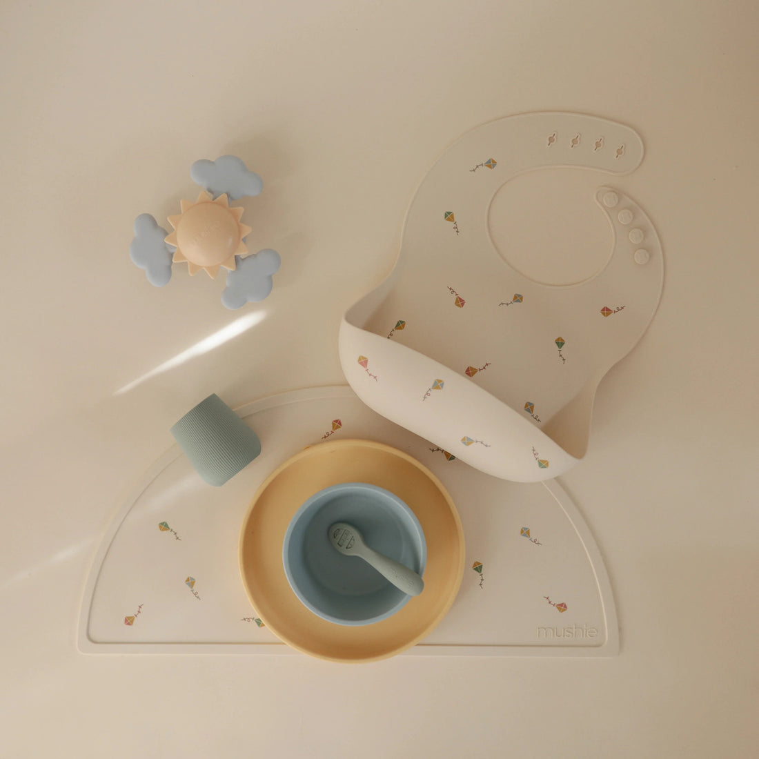 Babete de silicone papagaio de papel