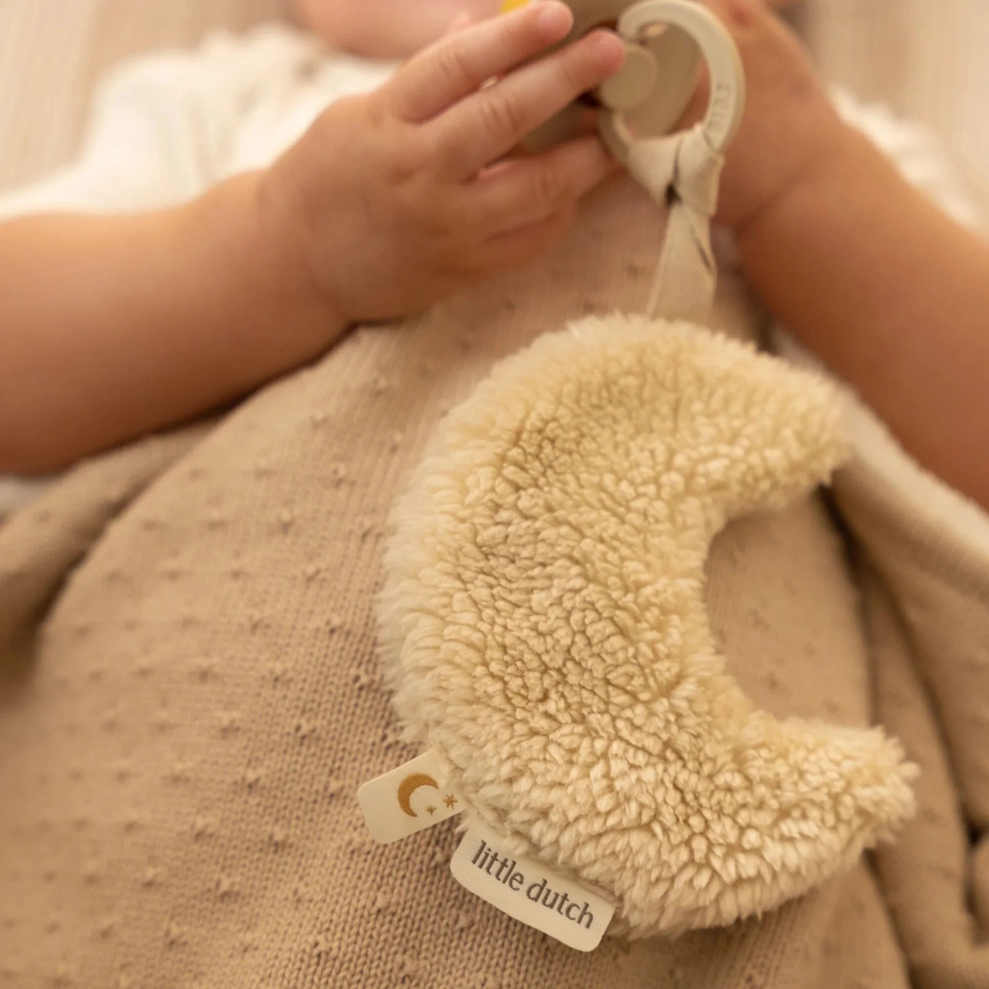 Paninho prende-chupeta Lua white