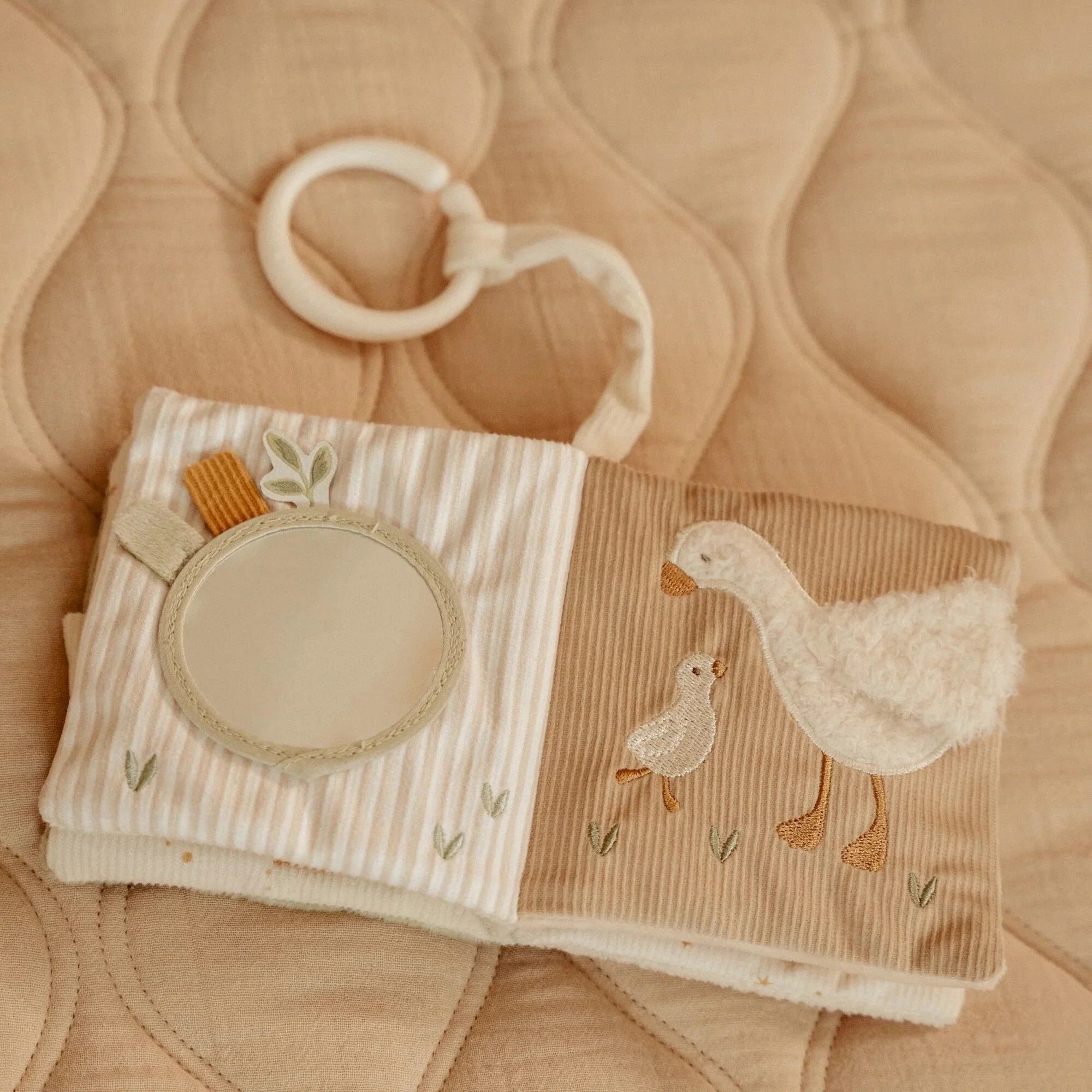 Livro de atividades pequeno Newborn Naturals