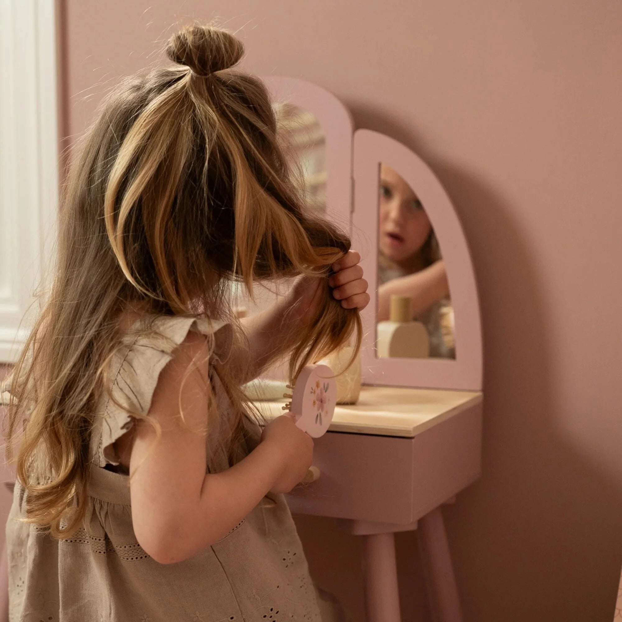 Mesa de maquilhagem rosa