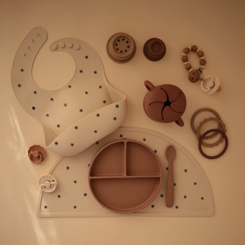Individual marcador de silicone black daisy meal mushie
