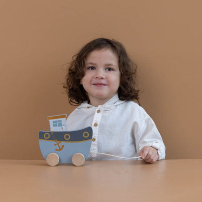 Barquinho de puxar sailors bay Toys Little Dutch 